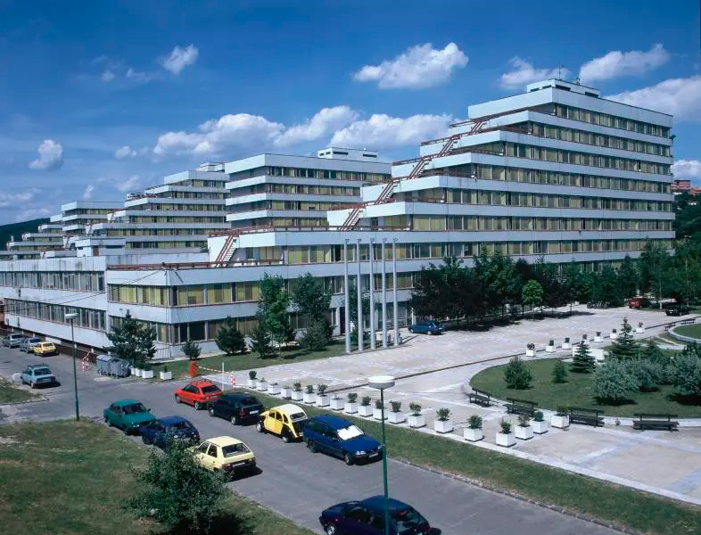 Університет STU 2